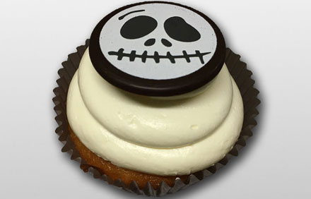 Cupcake de vainilla con buttercream de chocolate blanco