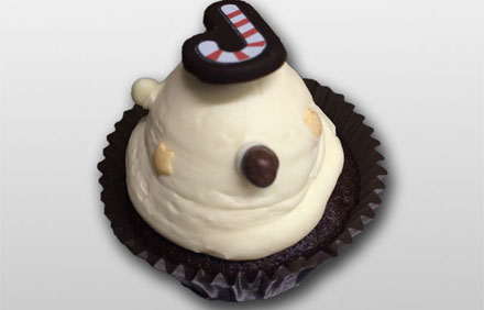Cupcake de chocolate con buttercream de chocolate blanco